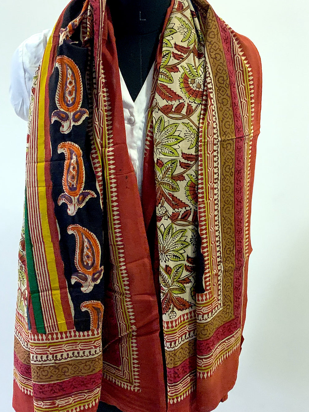 Multicolour Flower Print MulCotton Stole