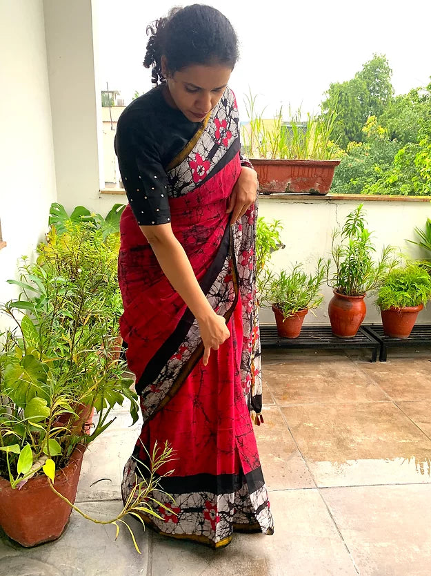 Red Black Double Block Prined Mul Cotton Saree